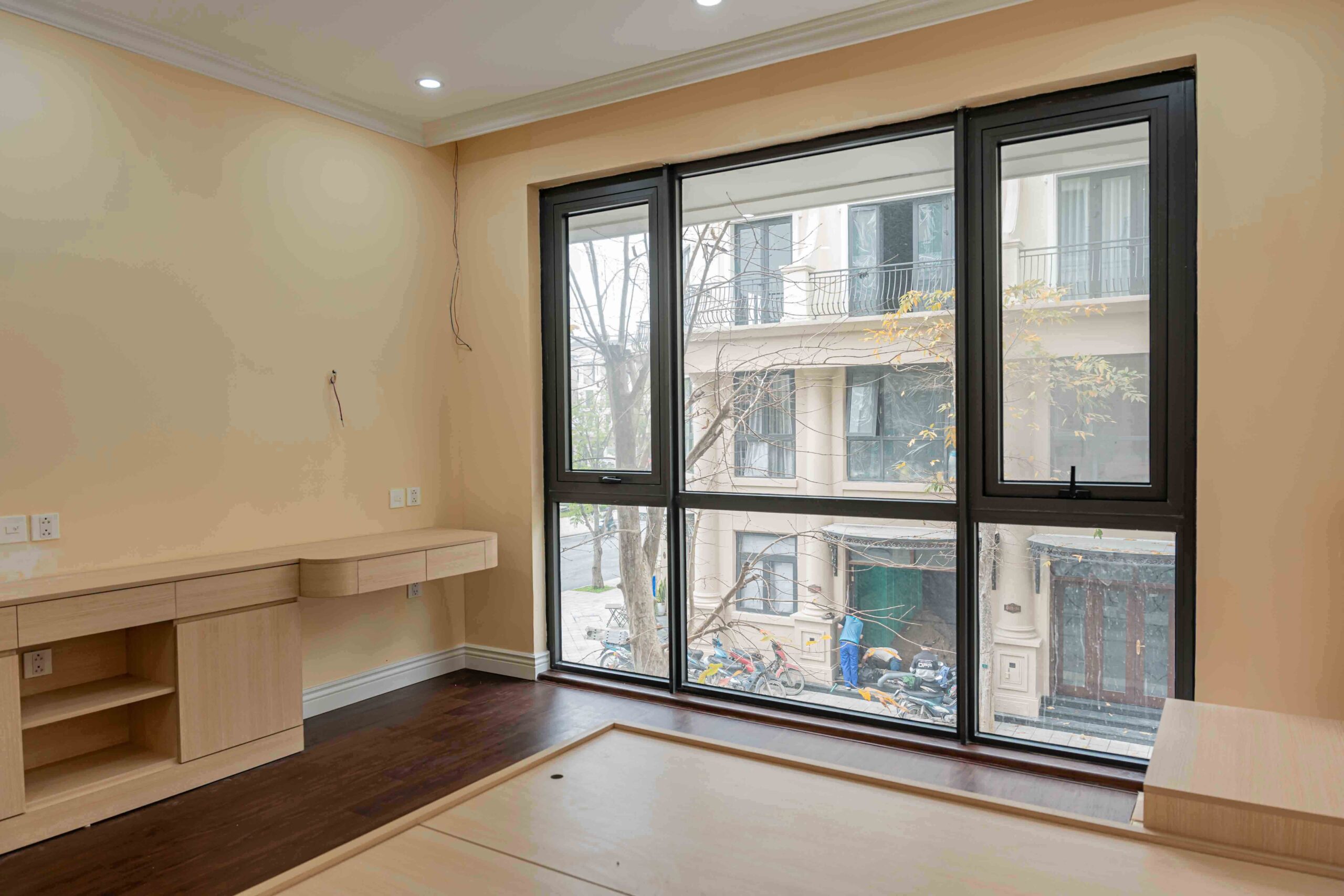 Phòng ngủ Master có hướng nhìn ra phía đường chính